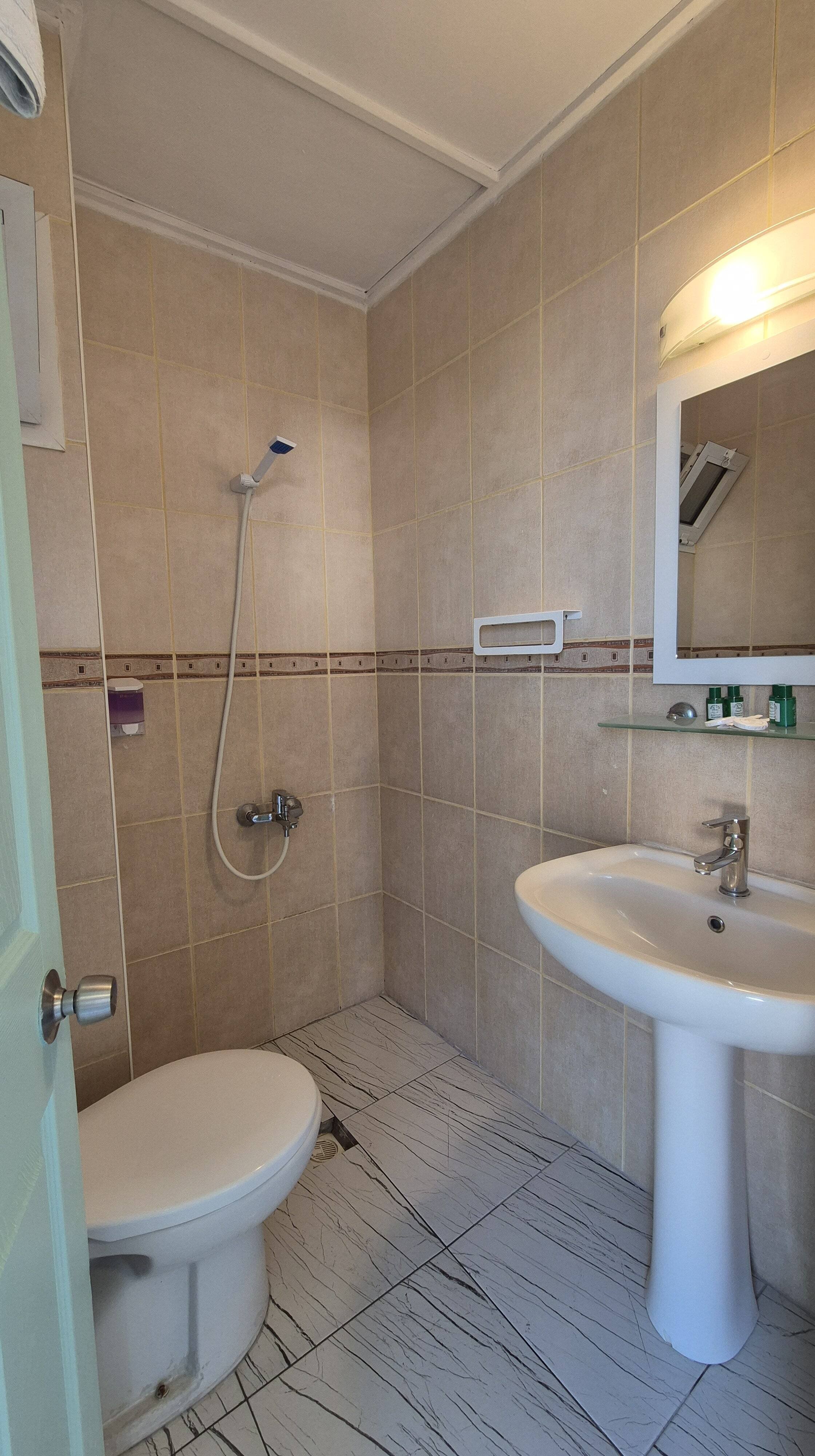 Hikmethan Otel (Alkolsüz Tesis) · 40
