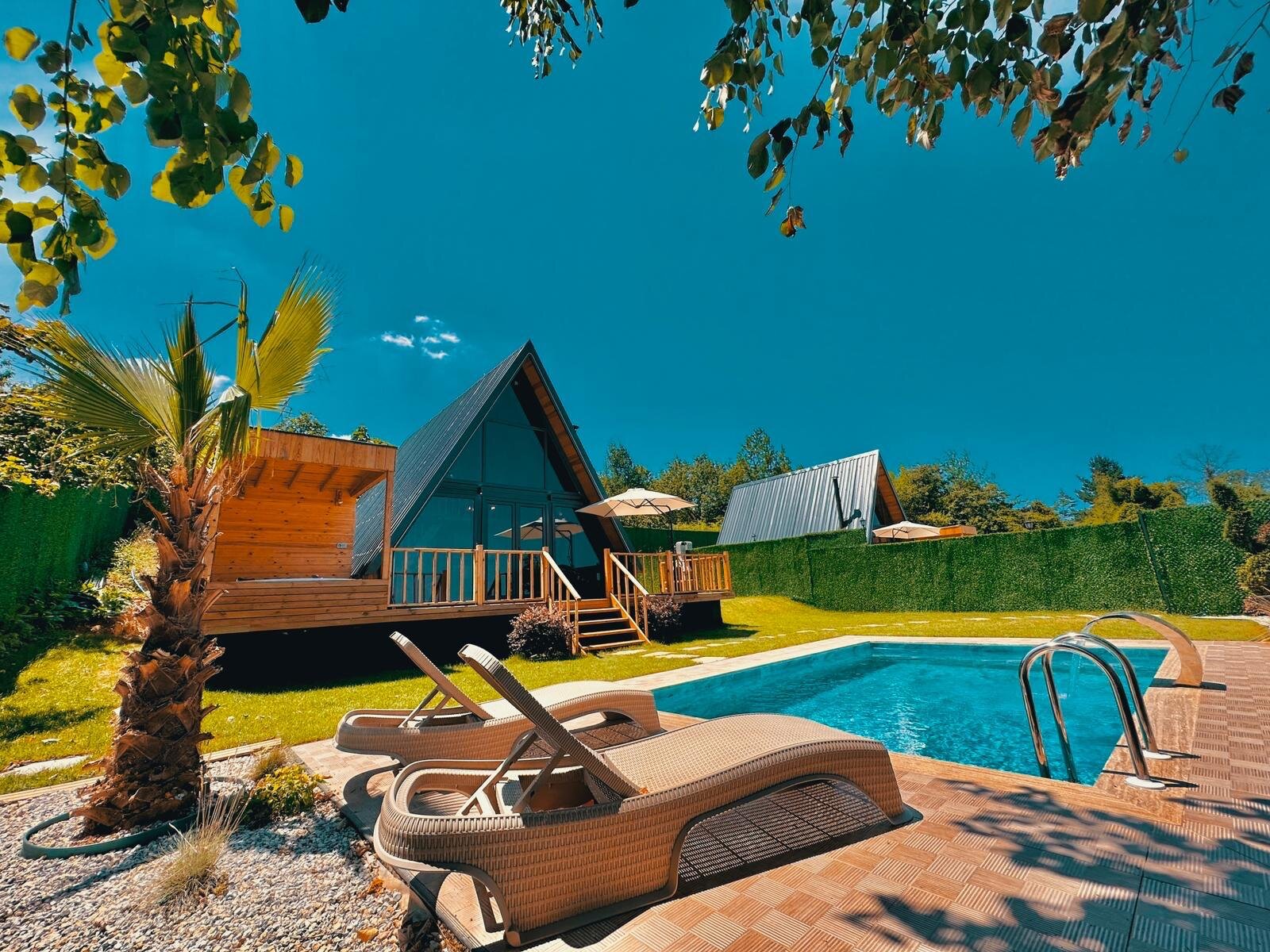 2+1 Bungalov ( Jakuzili,Isıtmalı Havuzlu,Şömineli)
