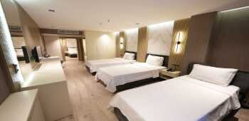 Assyria Hotel · 52