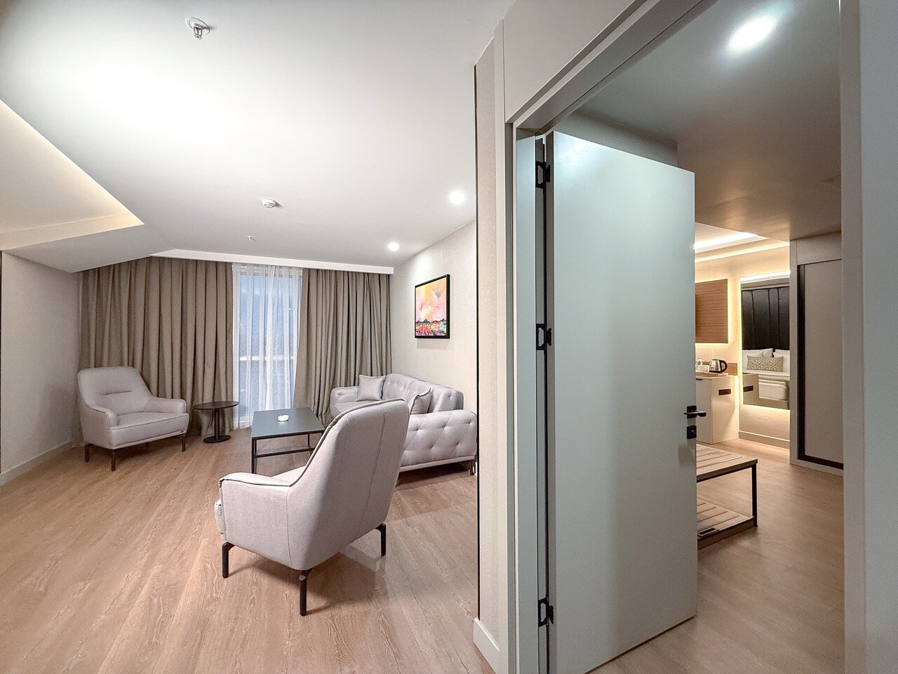 Grand Suite Jacuzzi and Balcony