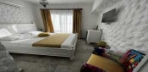 Standart Kara Manzaralı Oda Görseli