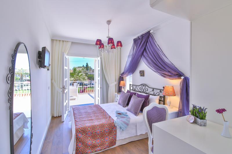 Standart Oda, Bahçe Manzaralı