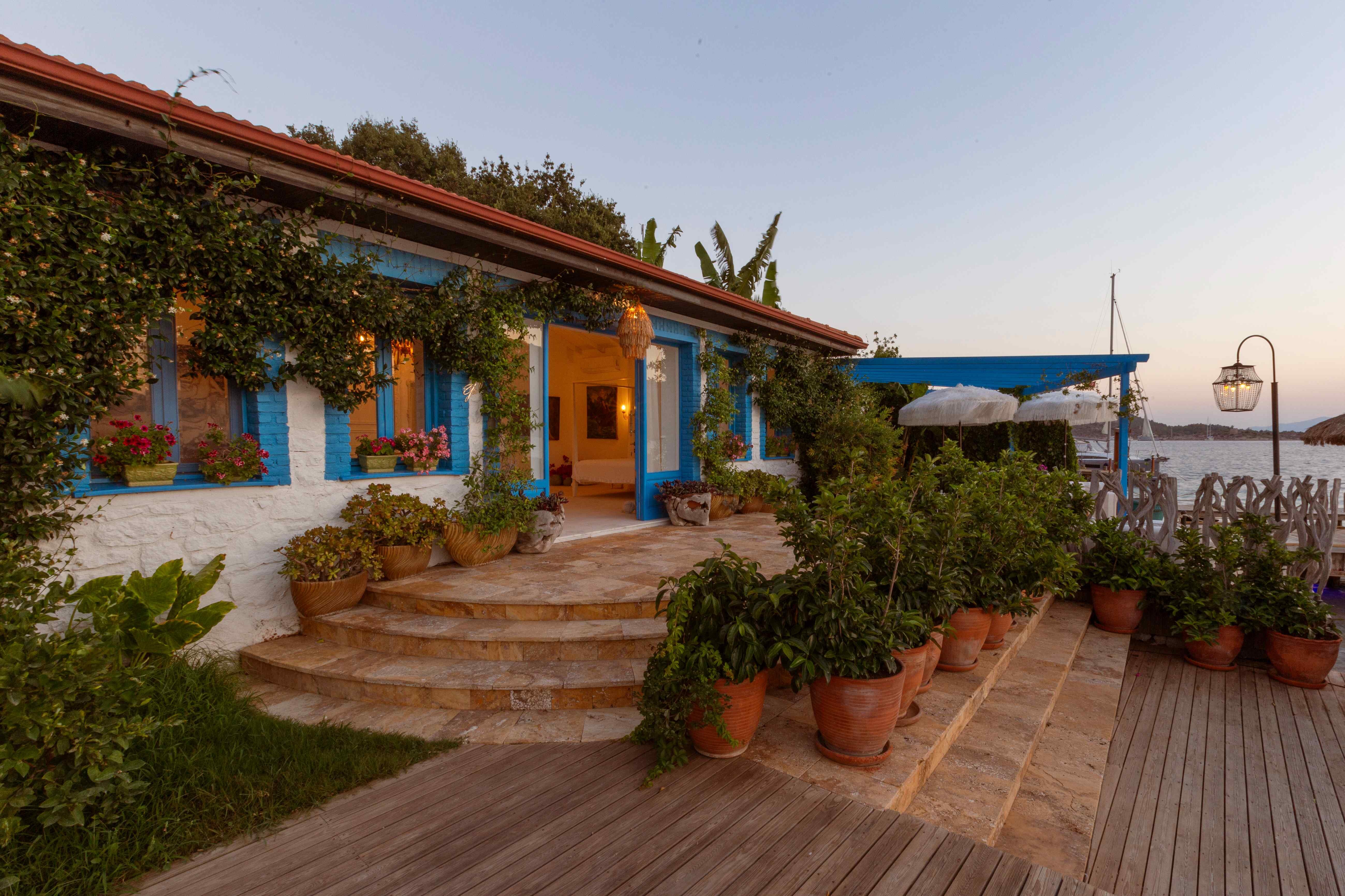 Mediterrenean Romance Mansion (Yalı)