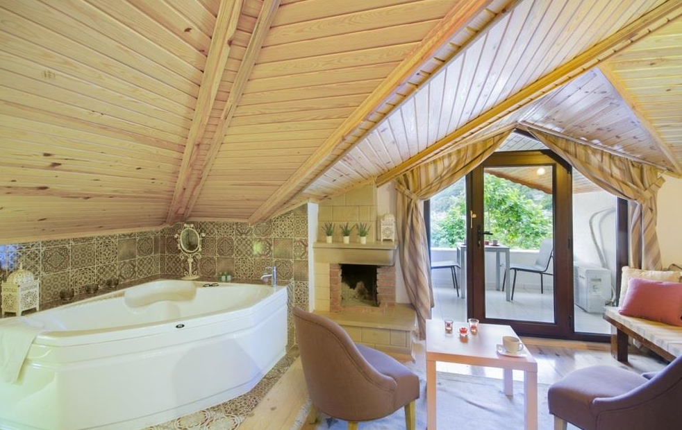 Jakuzili&Şömineli Nehir Ve Deniz Manzaralı Oda