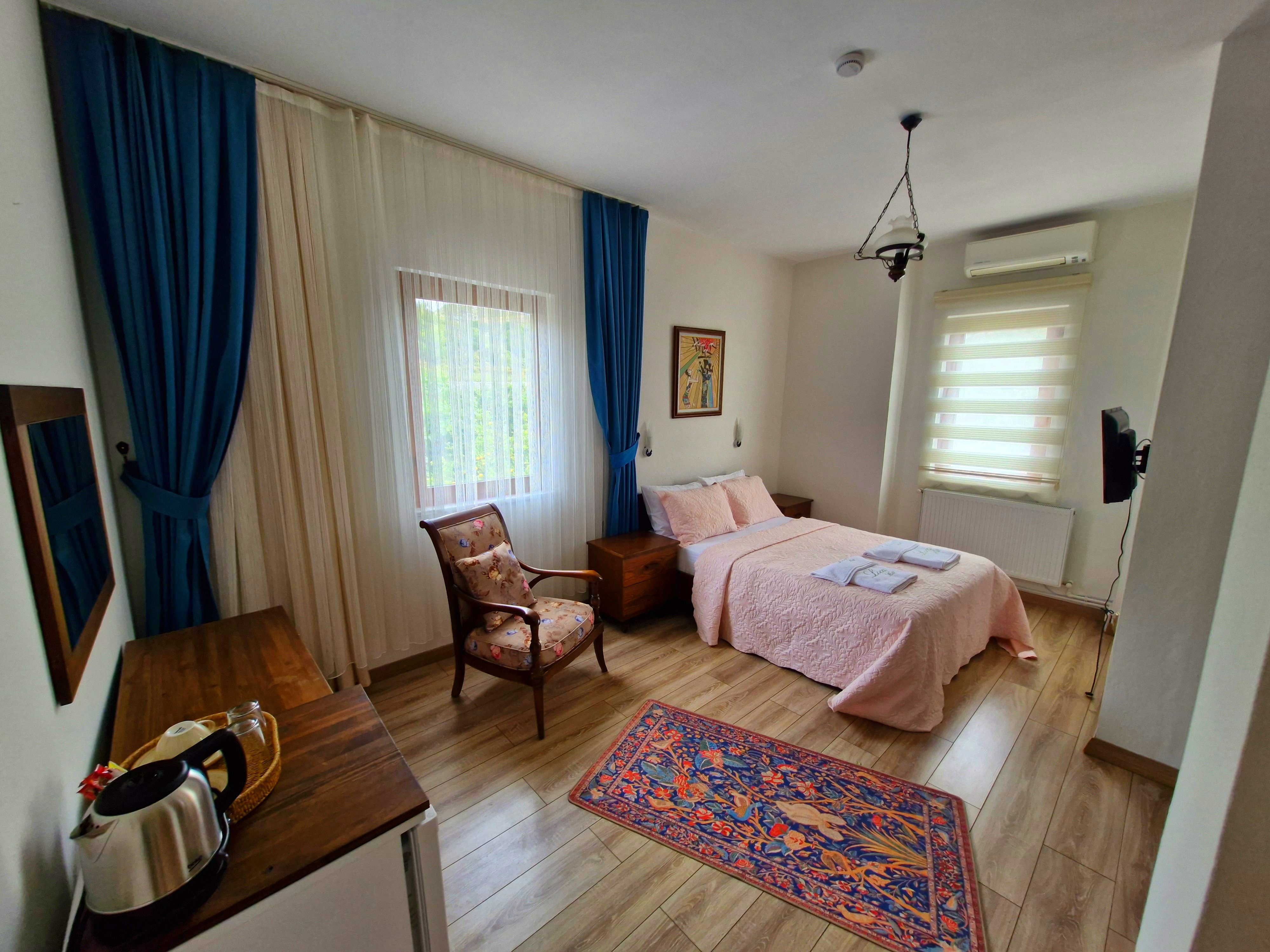 Üst Kat Doğa Manzaralı Oda