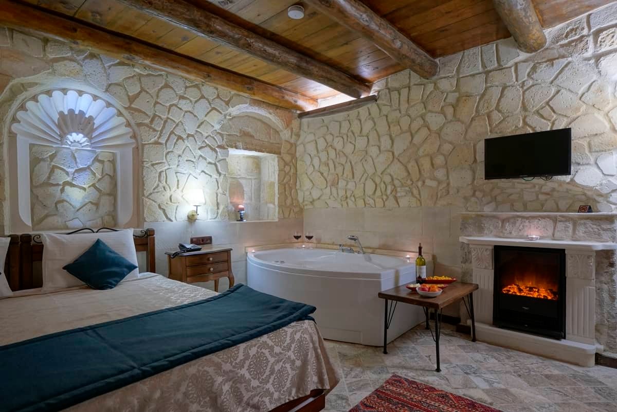 Standard Room (3 Person, Jacuzzi)