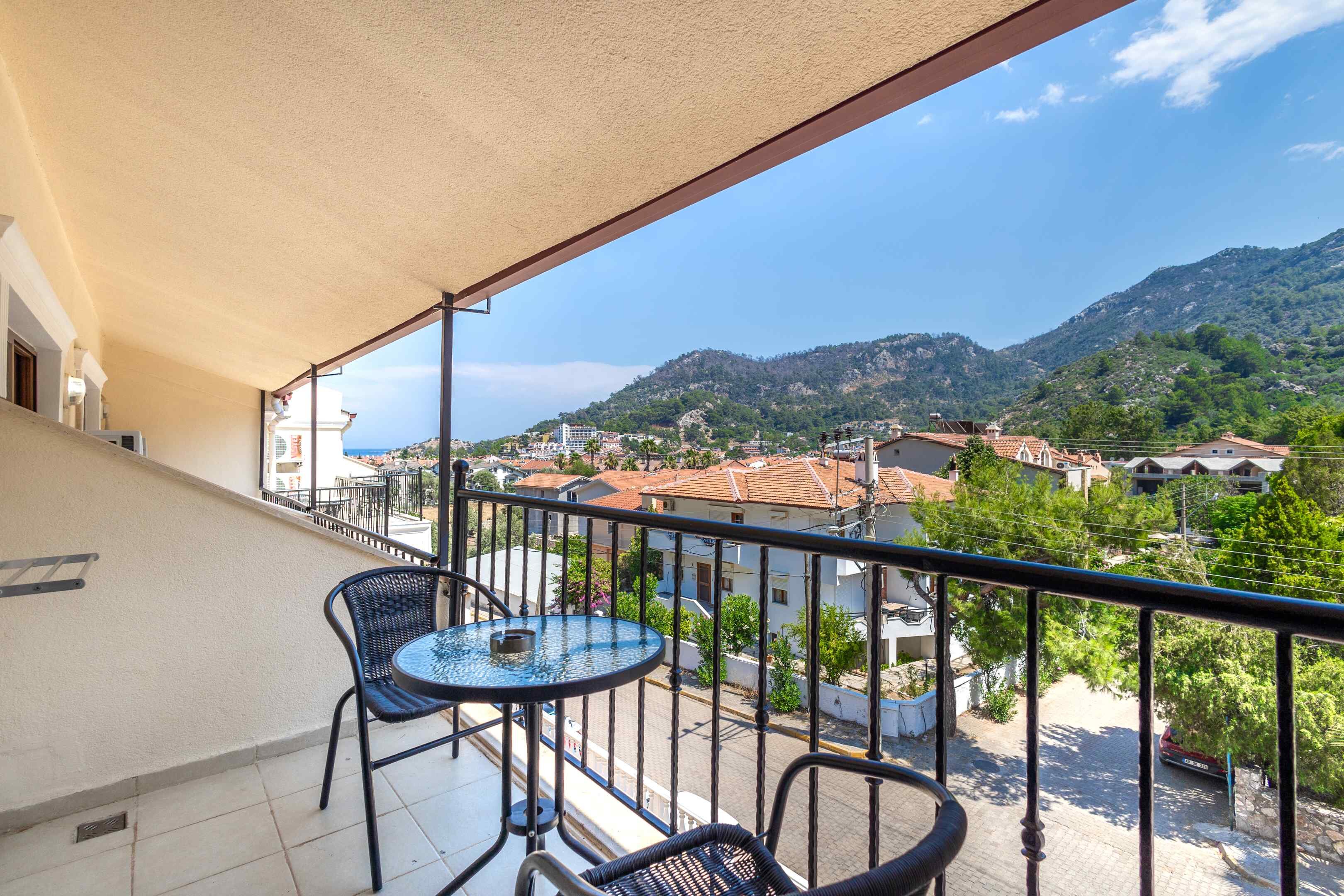 Leslion Hotel Turunç · 11