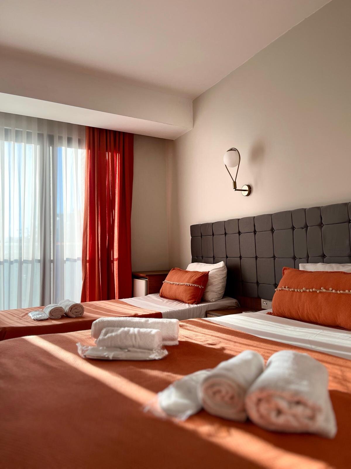 Ramona Hotel