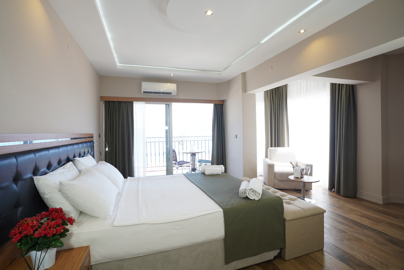 Aurasia Sea Side Hotel