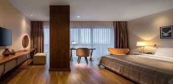 Lionel Hotel · 60