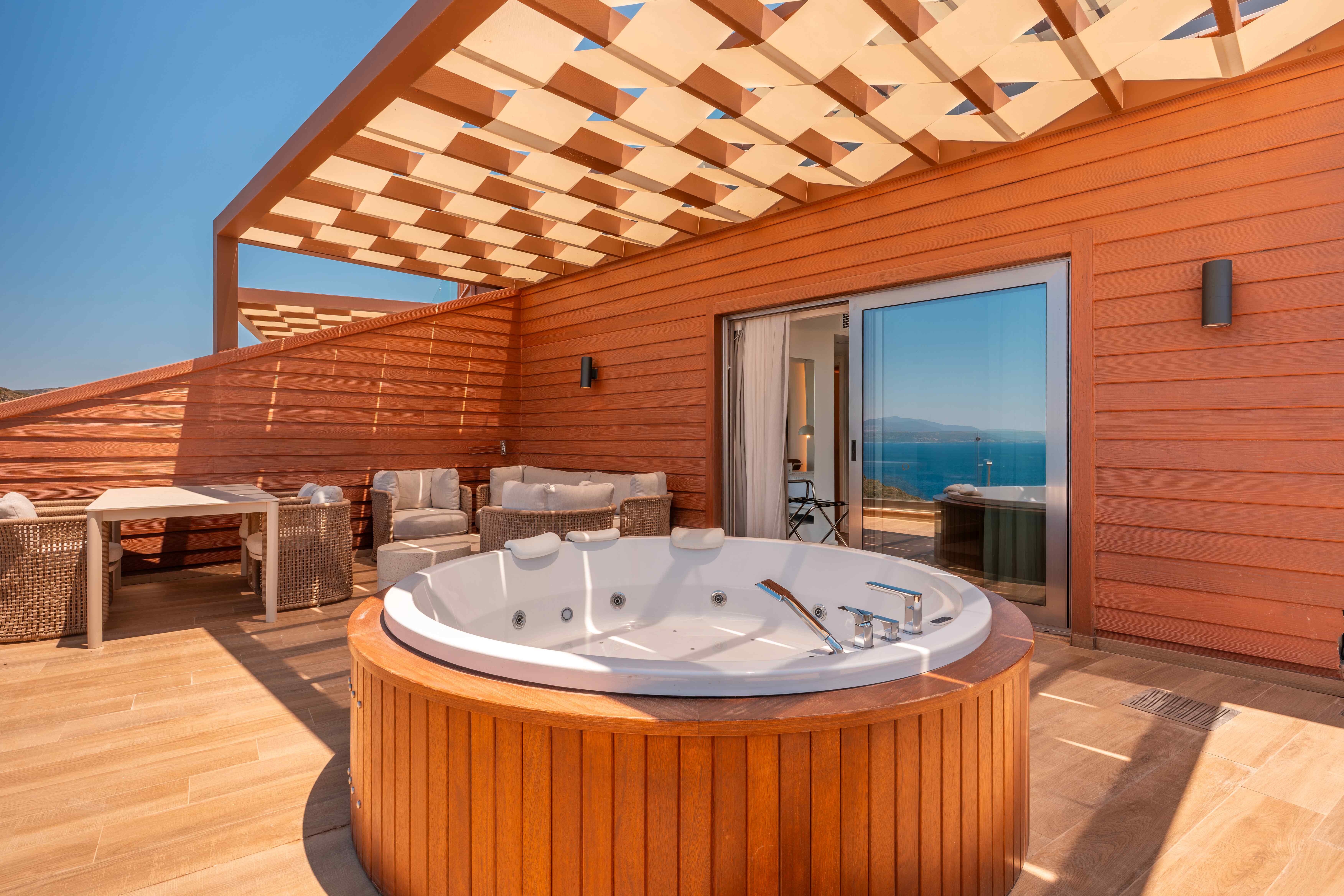 Executive Oda, Deniz Manzaralı, Teras ve Jakuzi