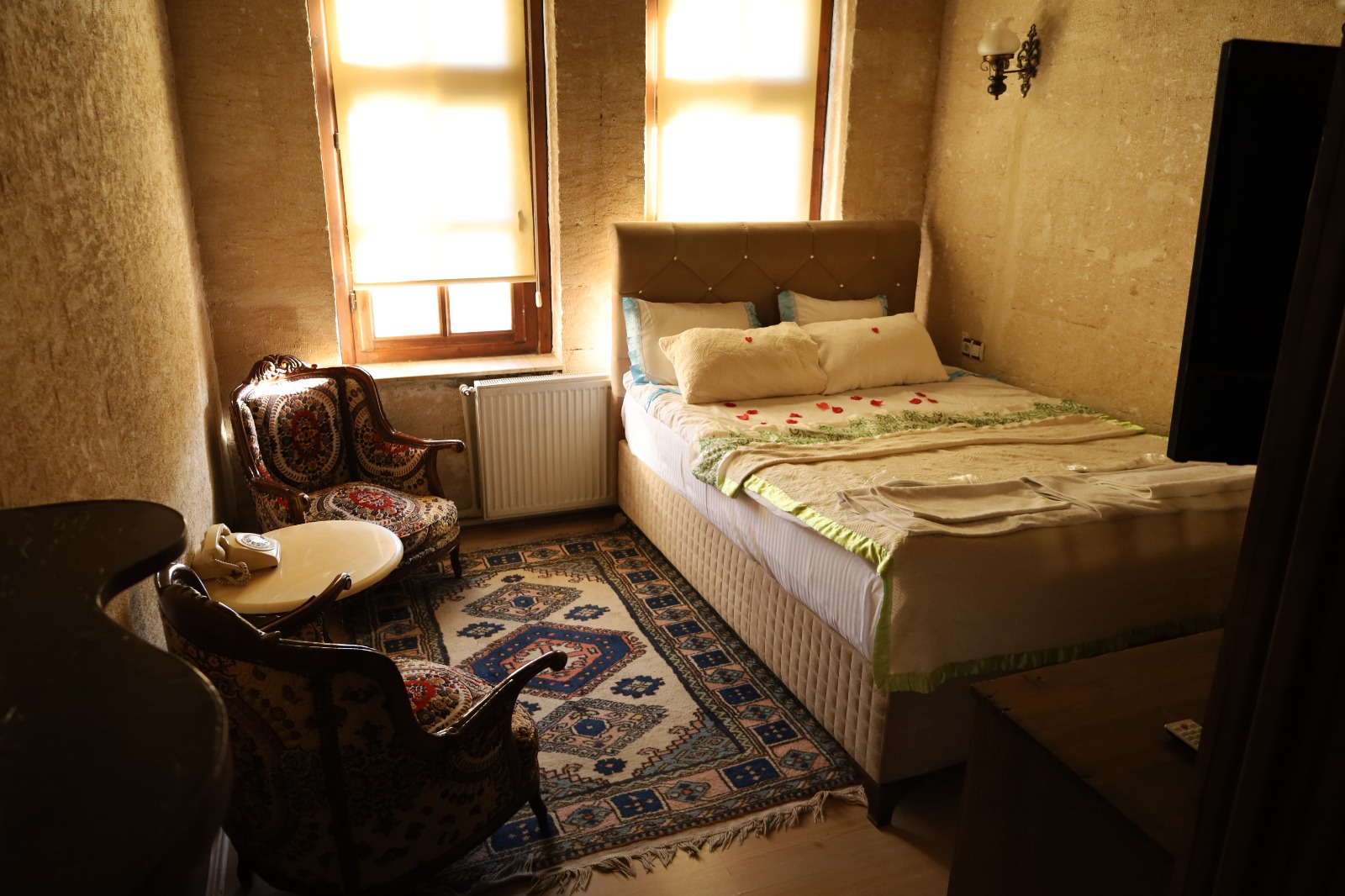 Born Hotel