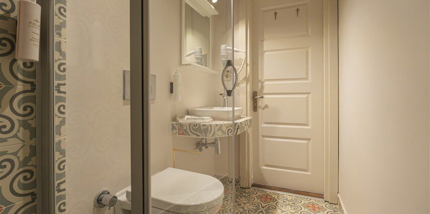 Aloni Deluxe Deniz Manzaralı Bahçeli Oda