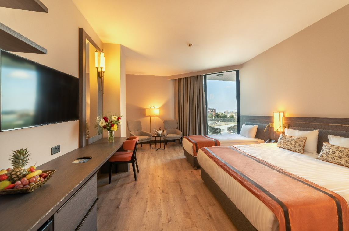 Deluxe Room (3 Person)