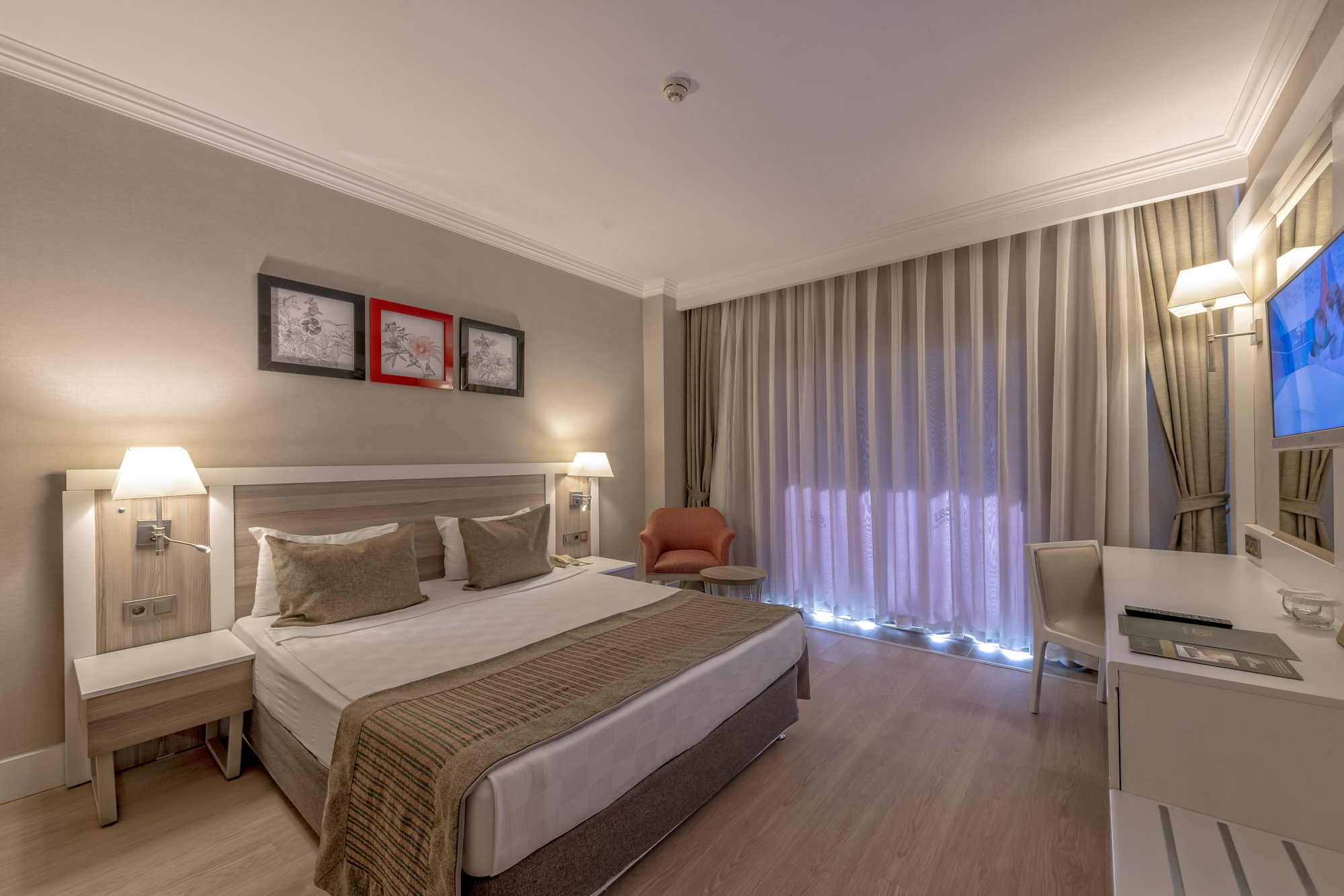 Lrs Port River Hotel & Spa