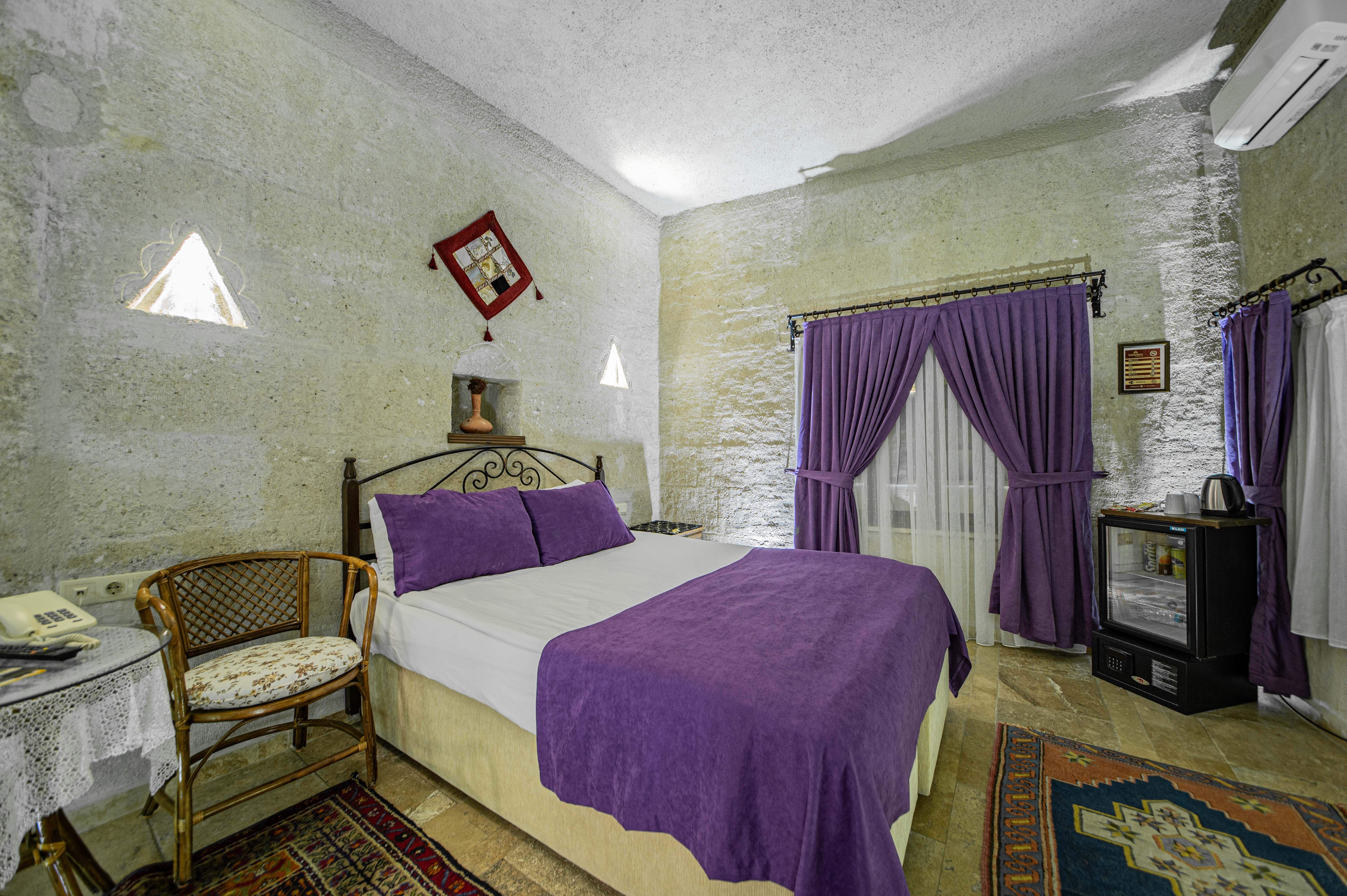Hidden Cave Hotel