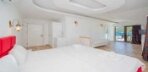 Honeymoon Suite with Jacuzzi and Terrace Görseli