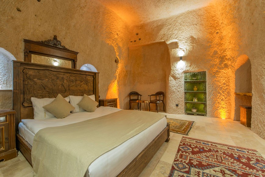 Superior Cave Suite Room