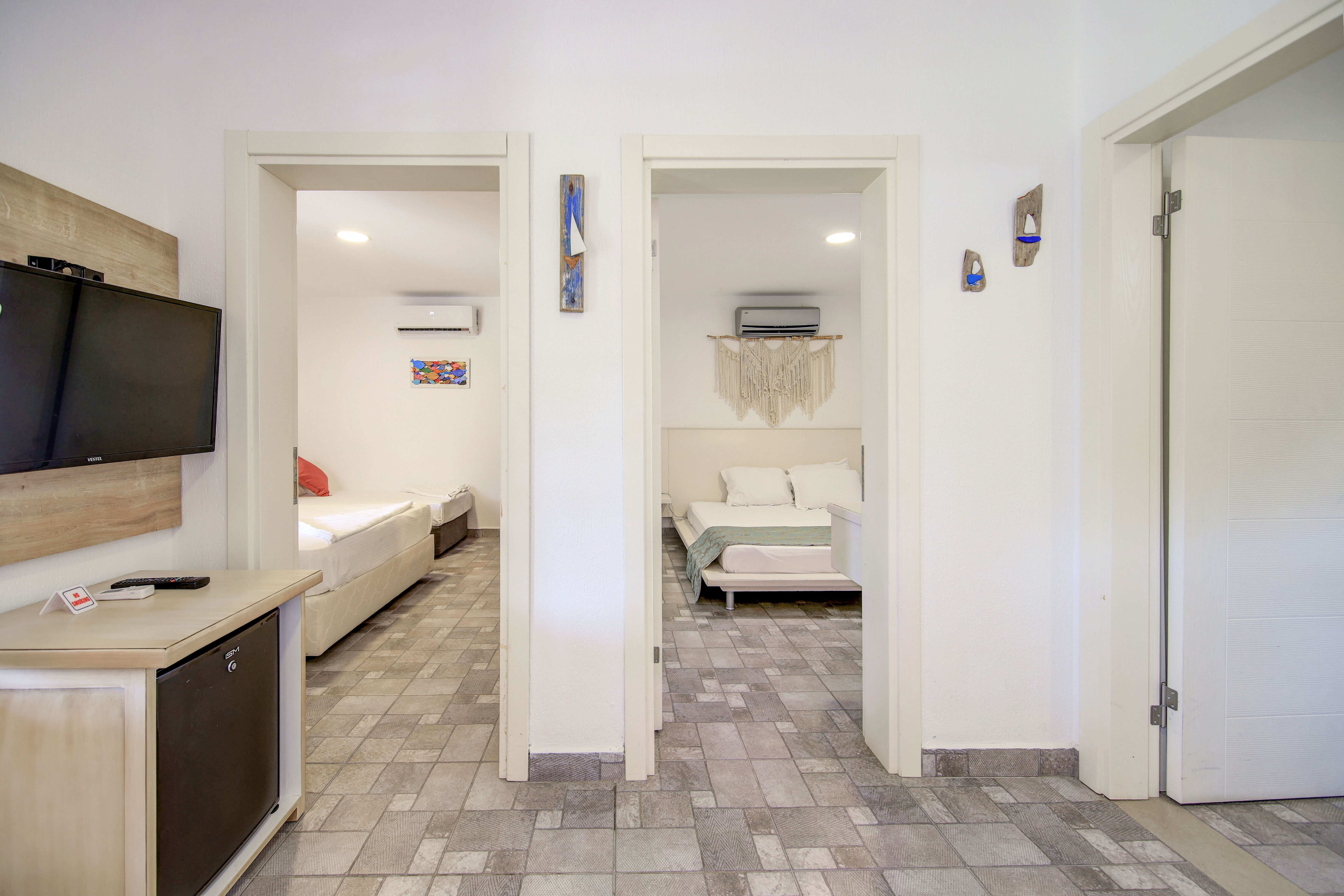 Kefi Beach & Suites