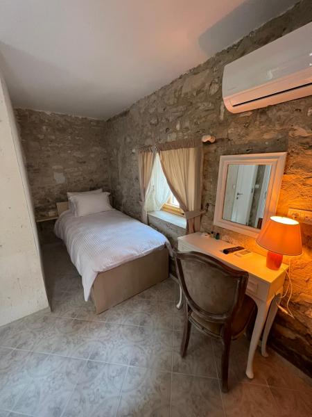 Single Room (1 Person)
