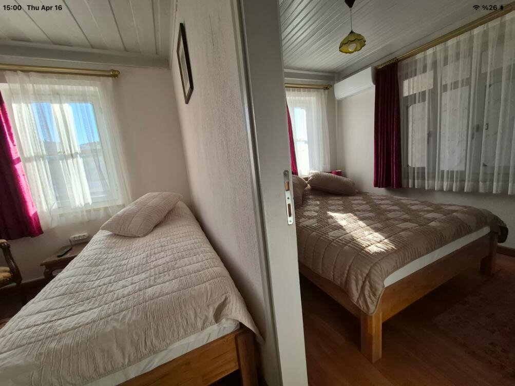Üç Kişilik Oda, Bahçe Manzaralı