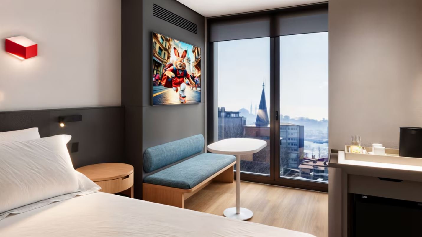 Aloft İstanbul Karaköy by Marriott · 42