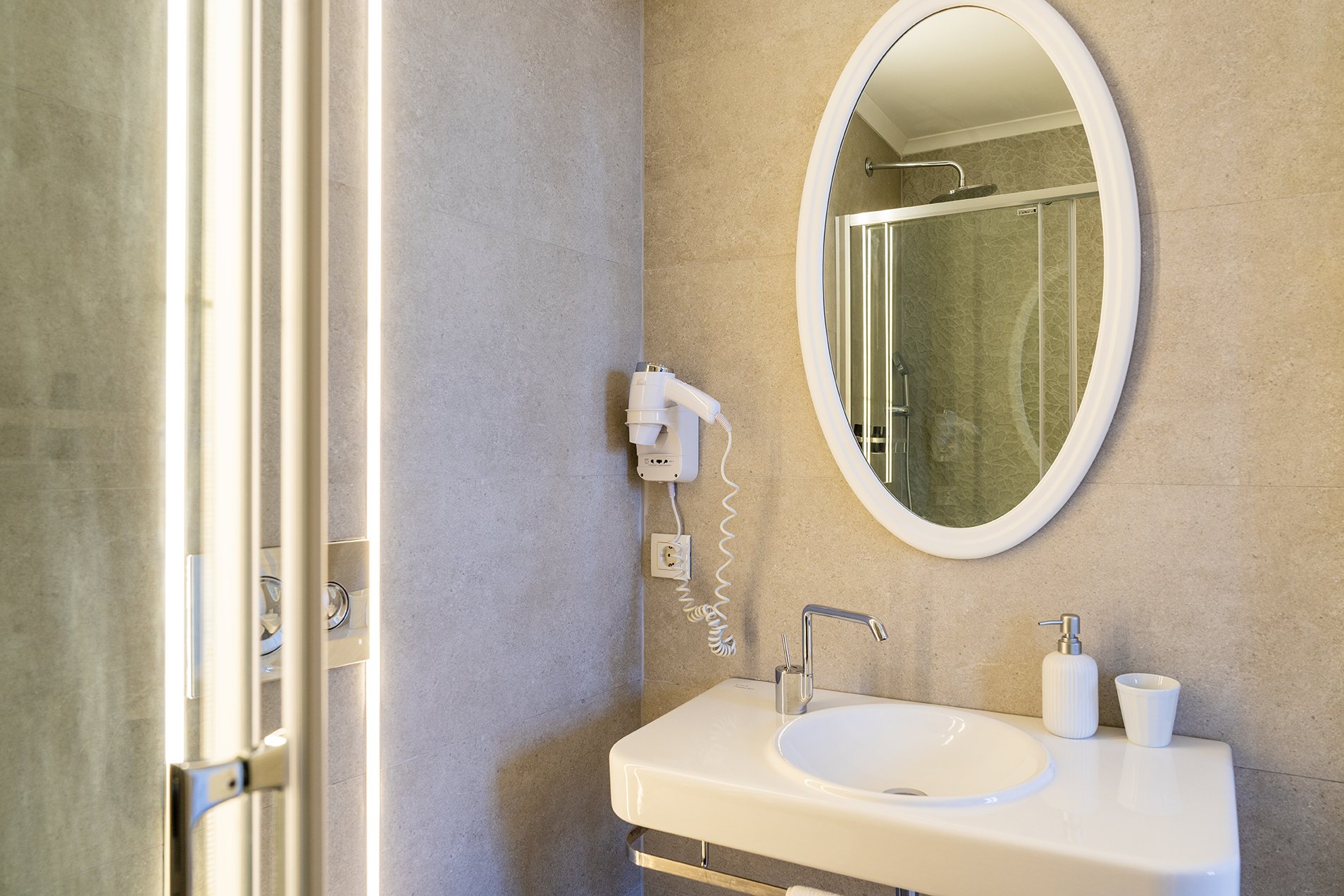 Superior Room (3 Person)