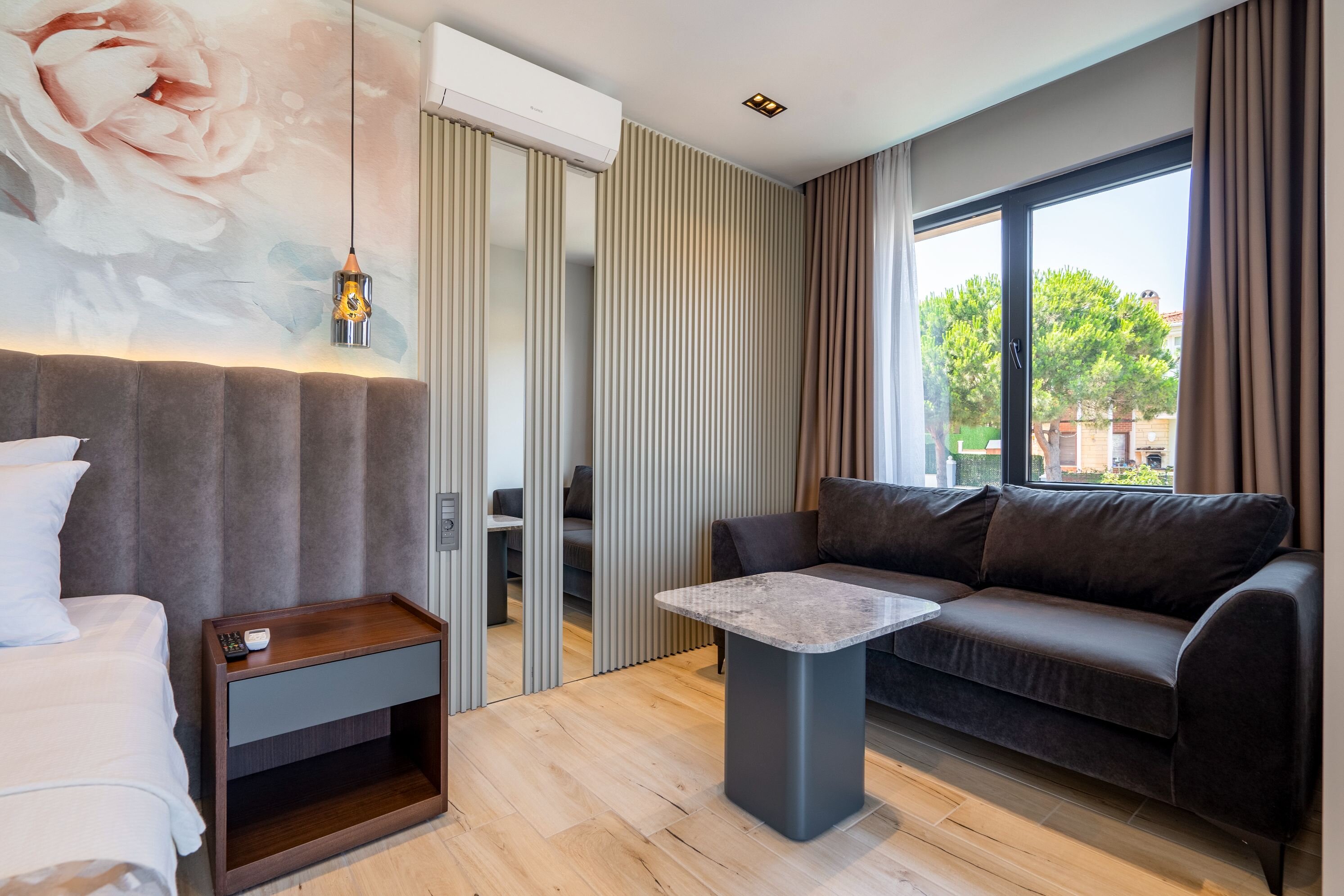 La Miel Suites