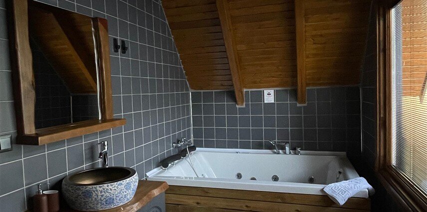 Uzunkum 1 ( Sauna,Jakuzi, Isıtmalı Havuzlu)