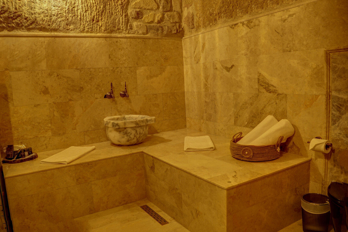 Calypso Cave Suites