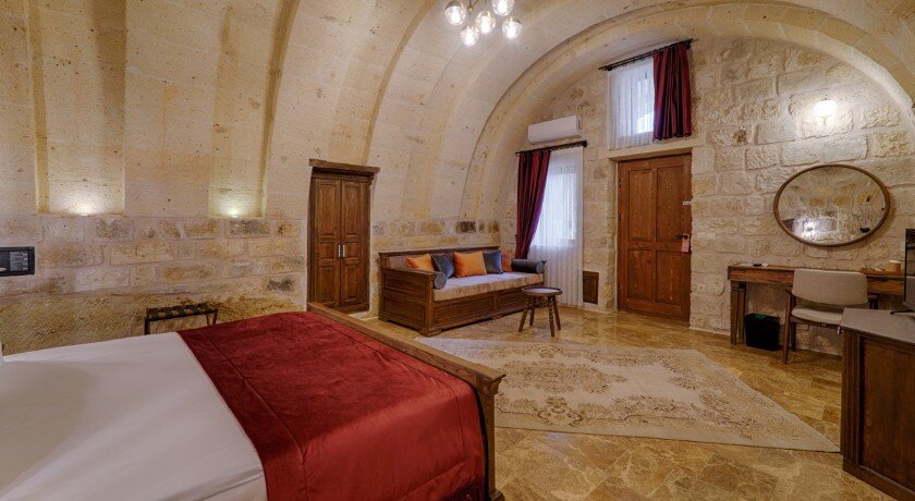 Solem Cave Suites