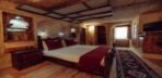 Deluxe Cave Room Görseli