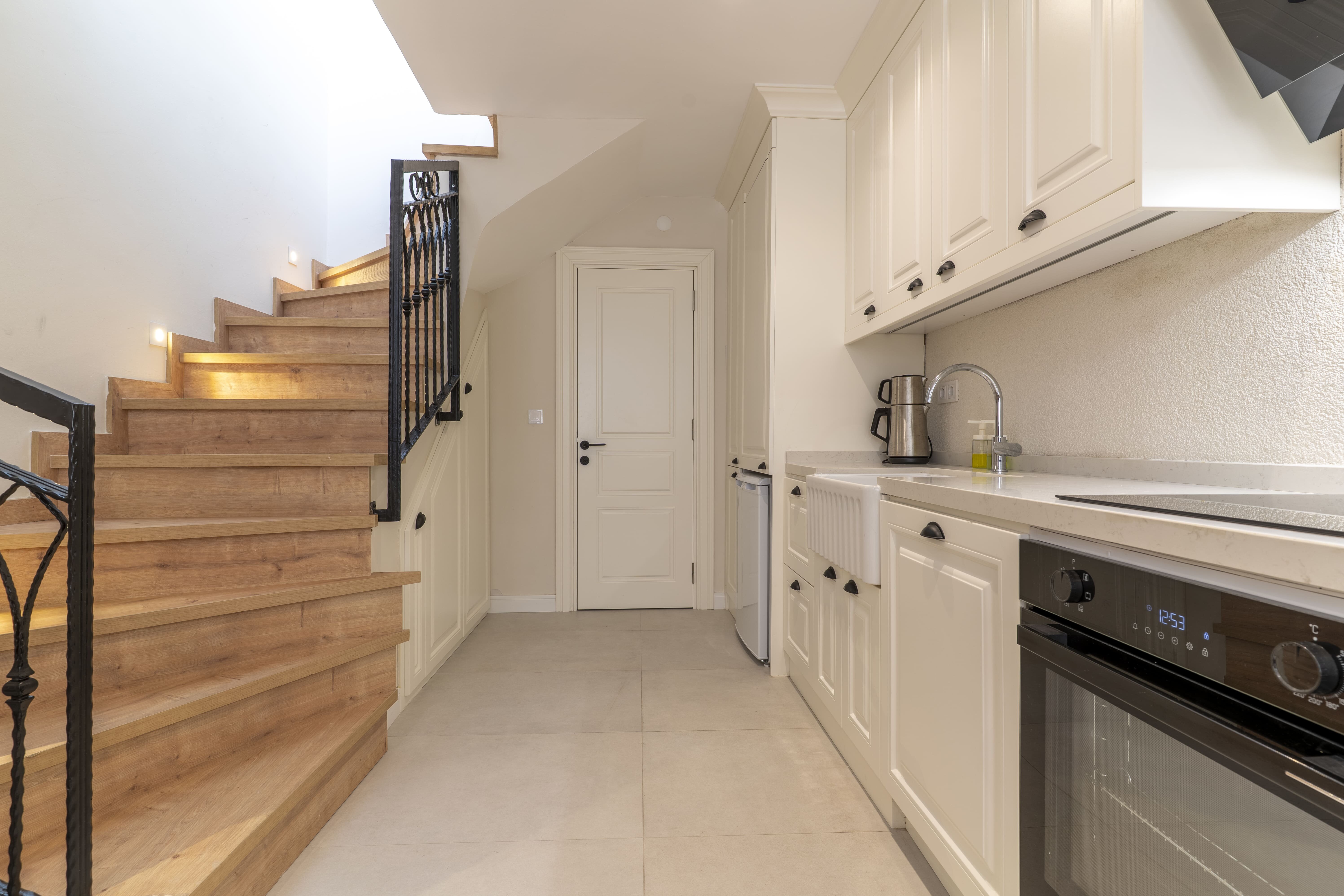 Naro Suites 1