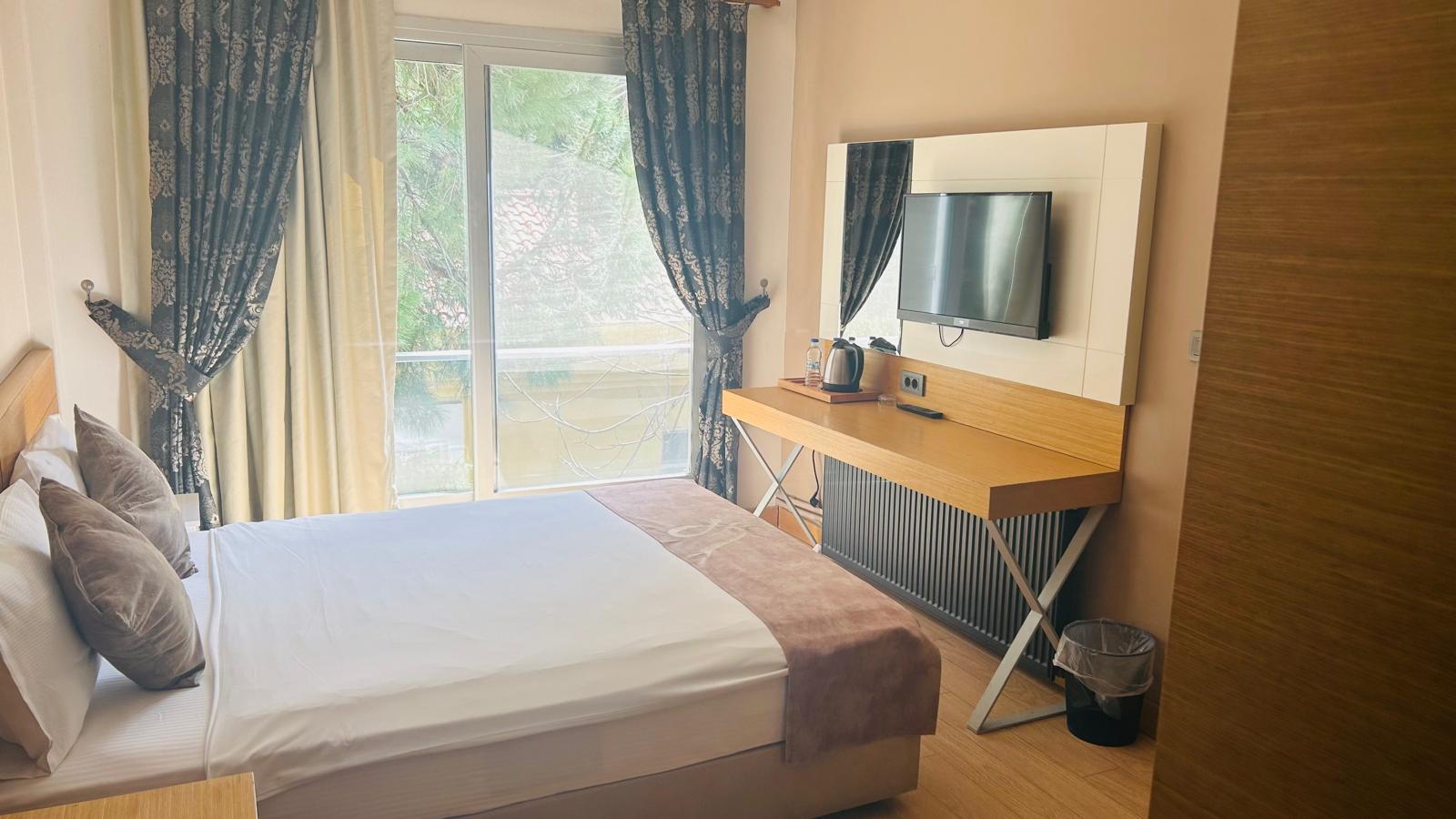 Aile Odası, Kara Manzaralı