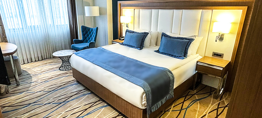 Corner Suite Room