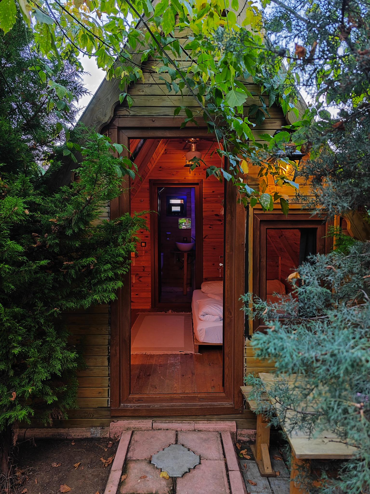 Bungalow Room