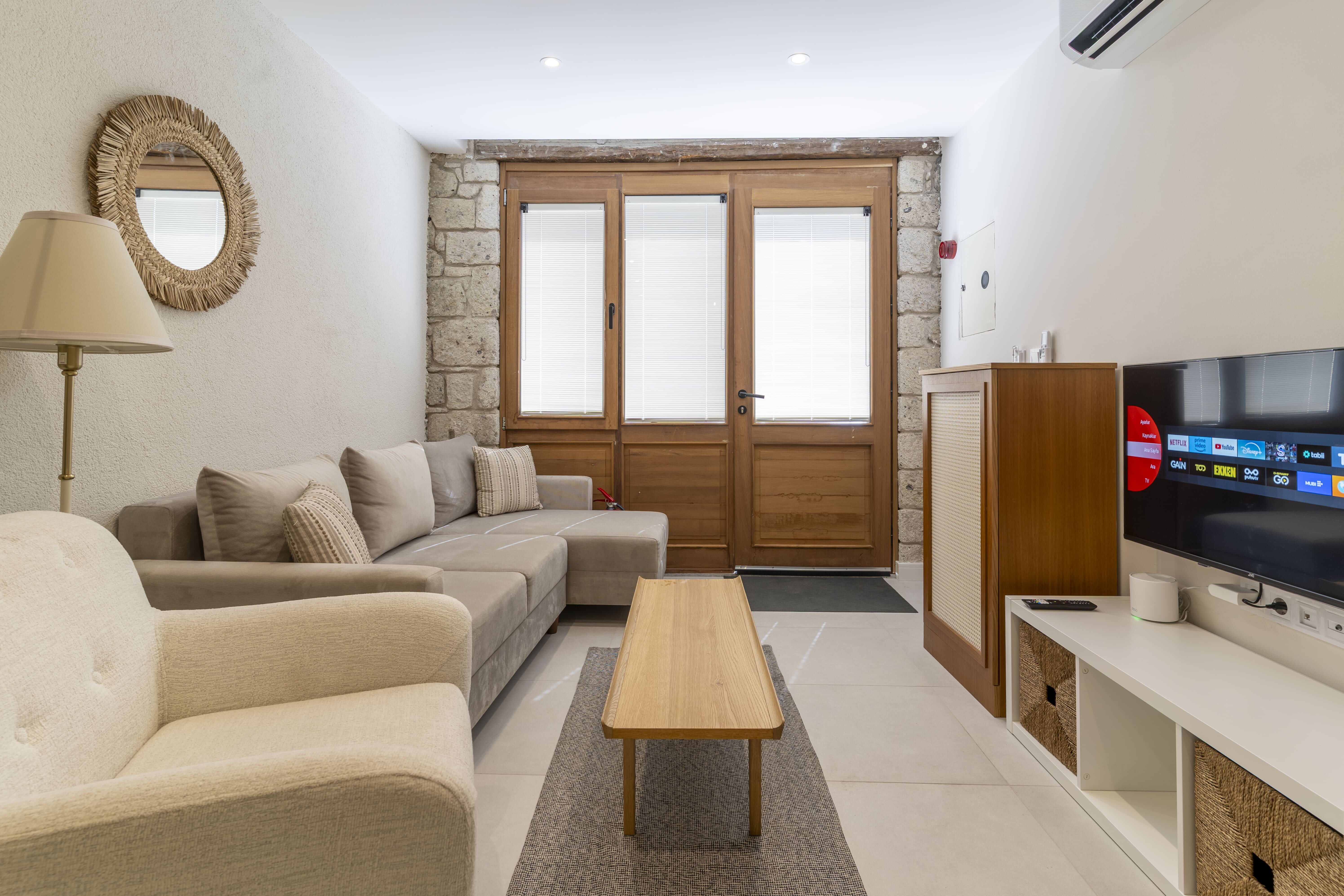 Naro Suites 1