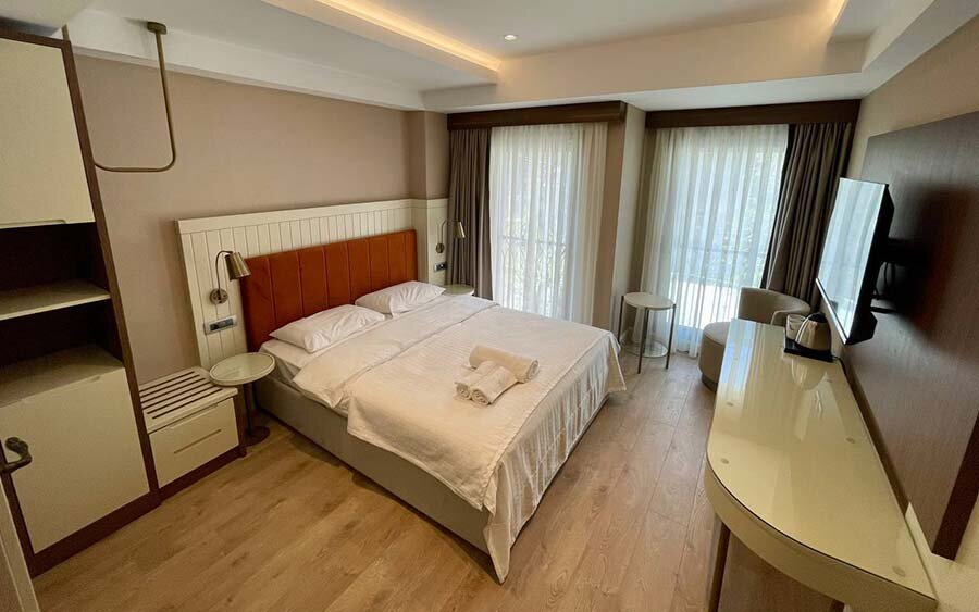 Saratoga Boutique Hotel