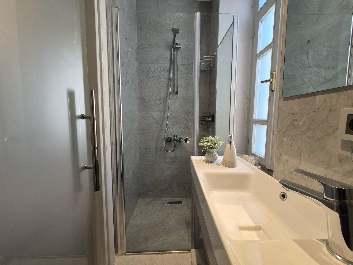 Standart Oda, Sokak Manzaralı