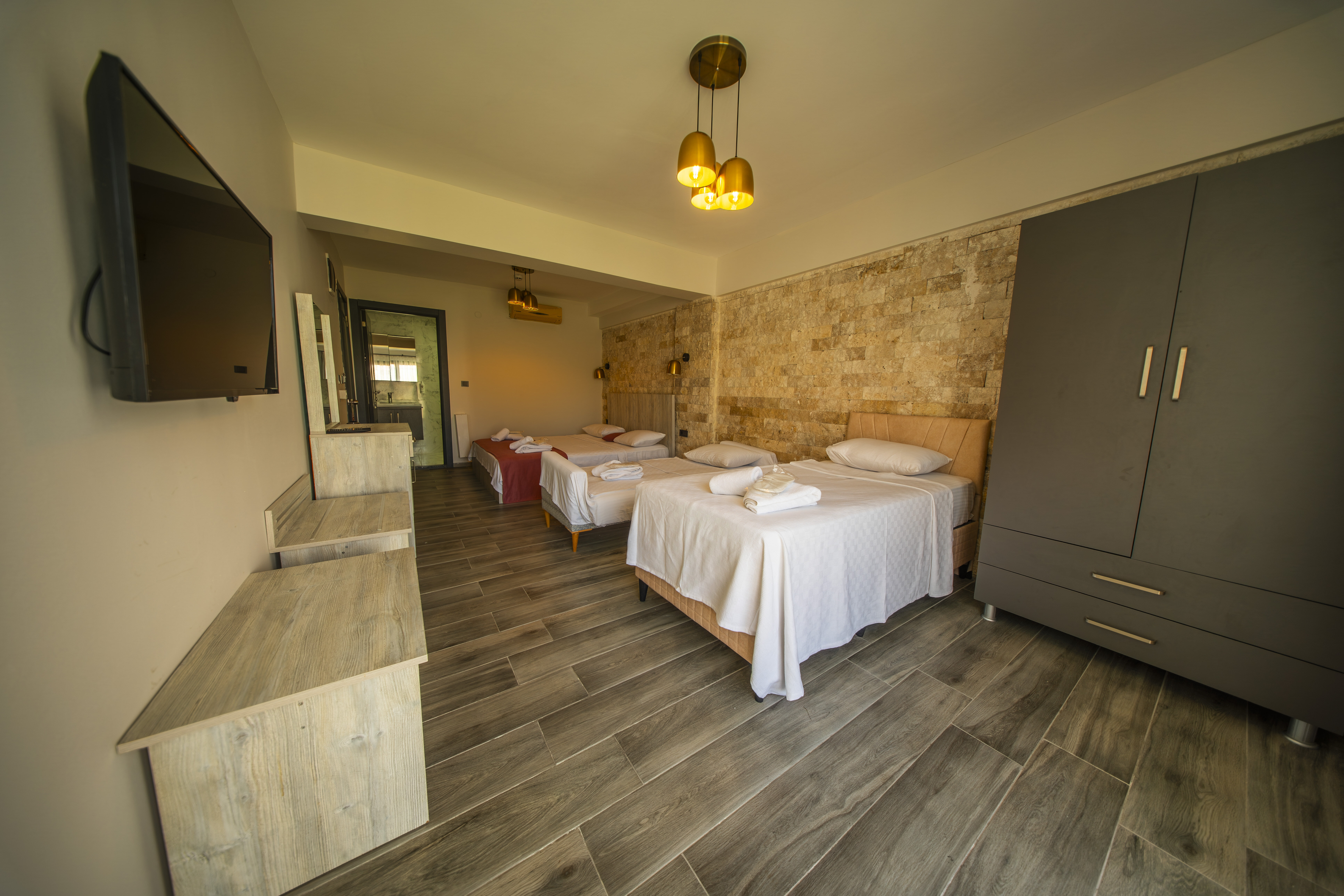 Deluxe Family Room