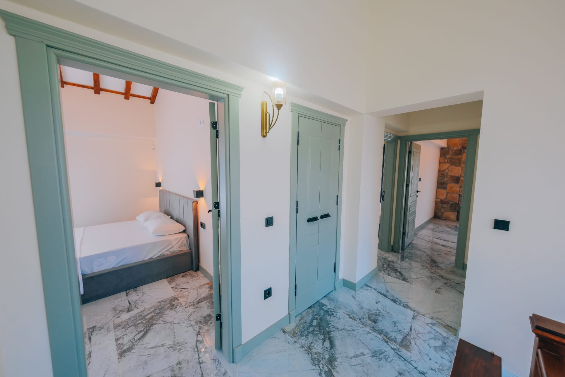 4+1 Isıtmalı Havuzlu, Şömineli Villa
