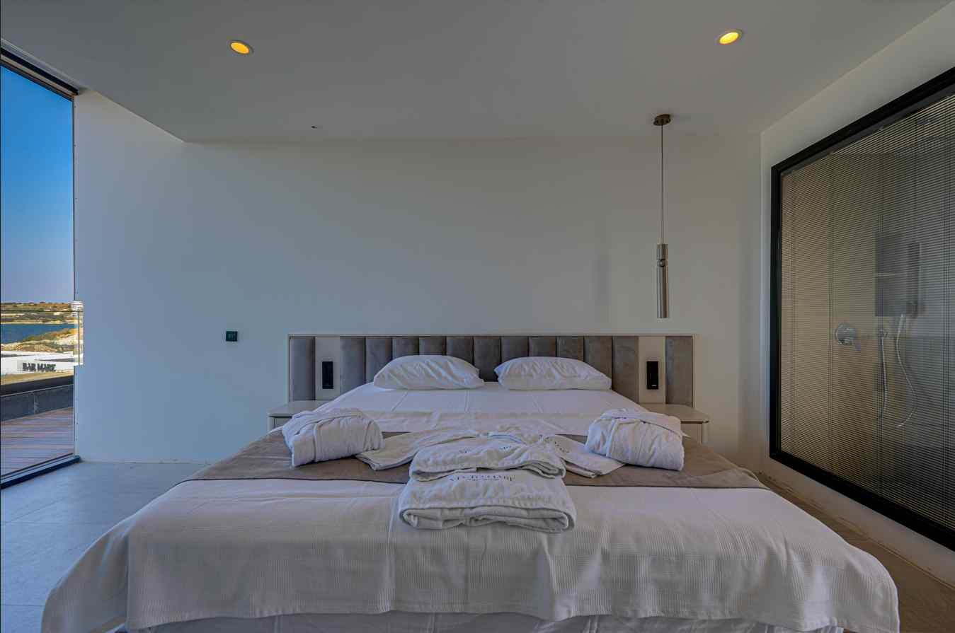 Executive Sea Studio Suite