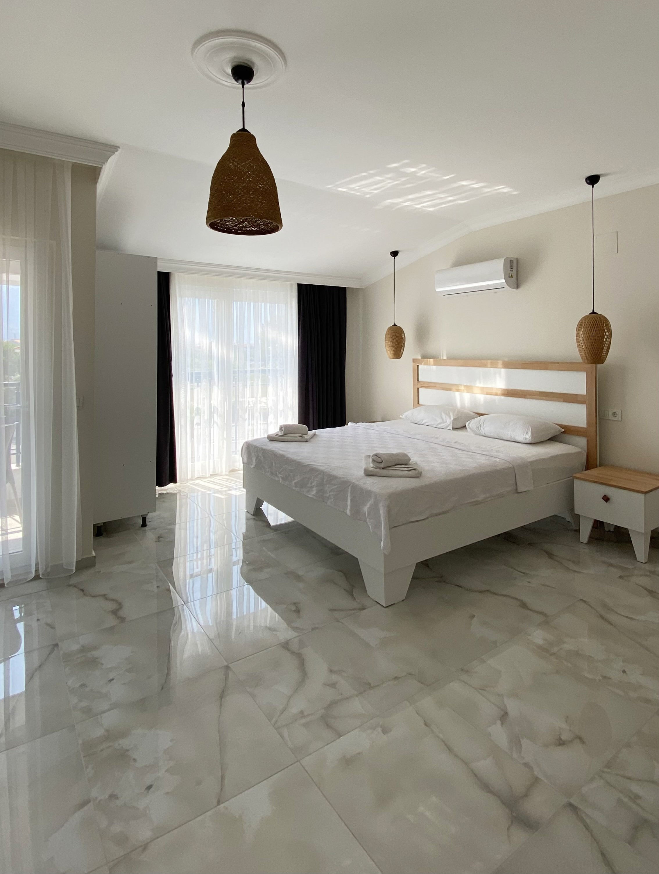 Deluxe Room, Pool View