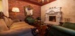 Junior Cave Suite with Bathtub and Fireplace  Görseli