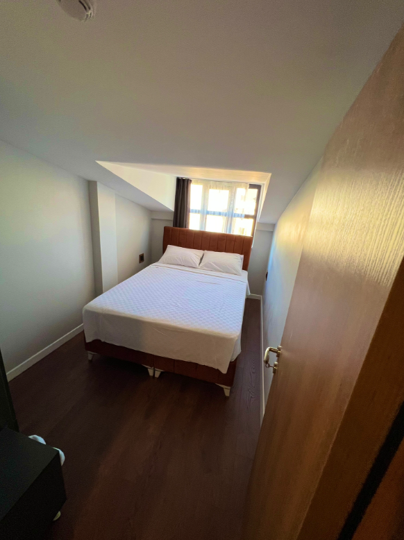 Beta Hotel · 10
