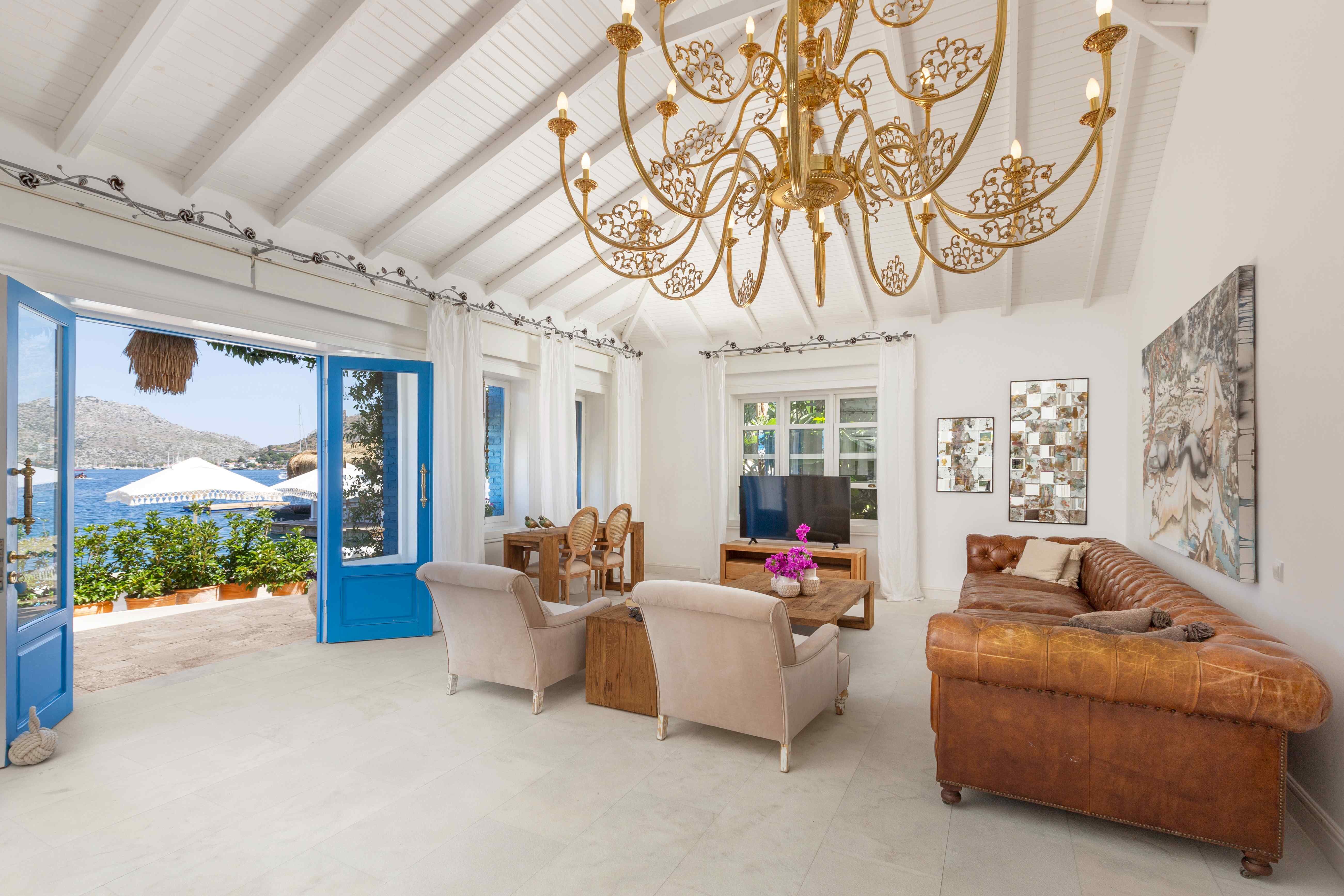 Mediterrenean Romance Mansion (Yalı)