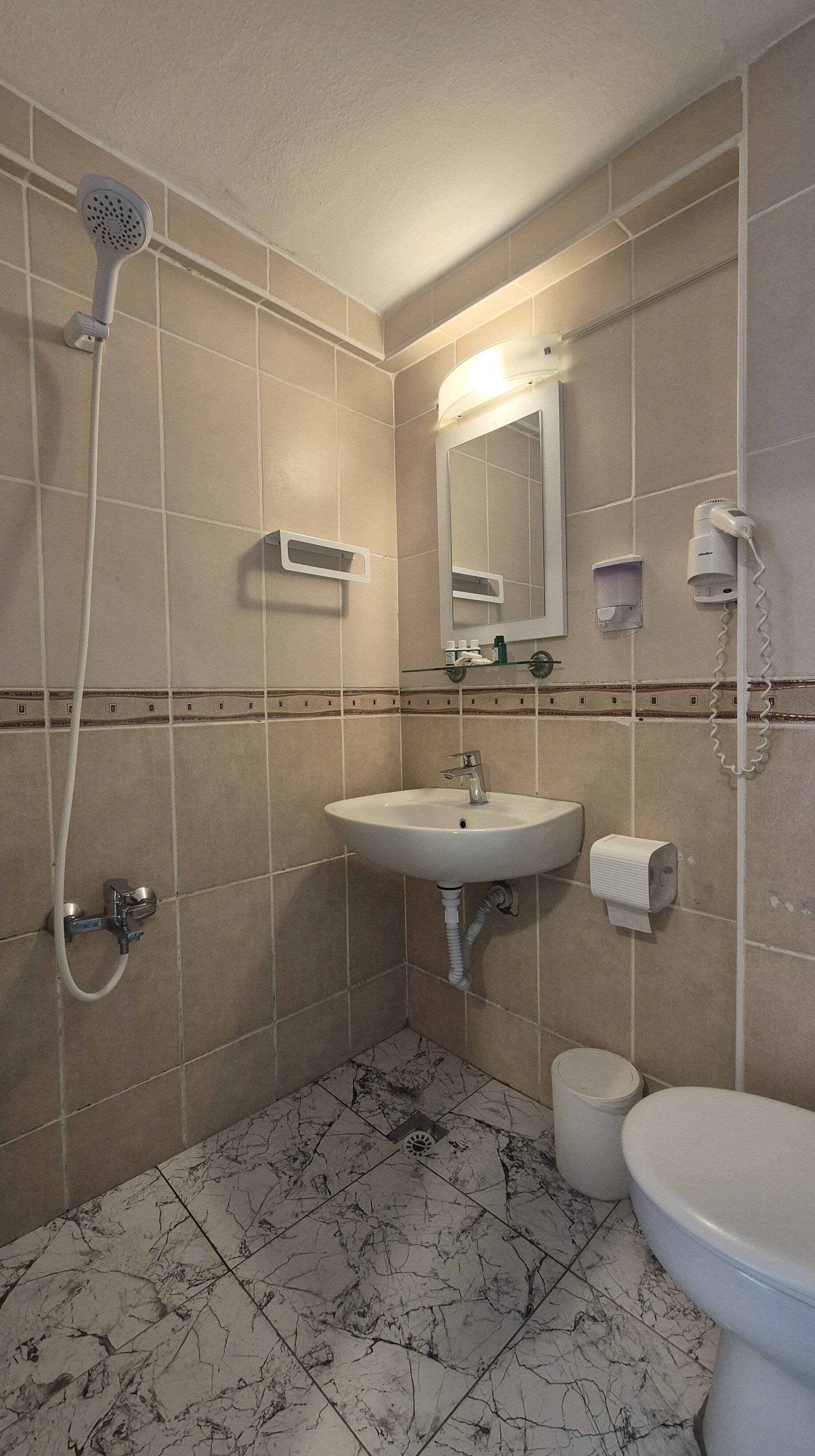 Hikmethan Otel (Alkolsüz Tesis) · 41