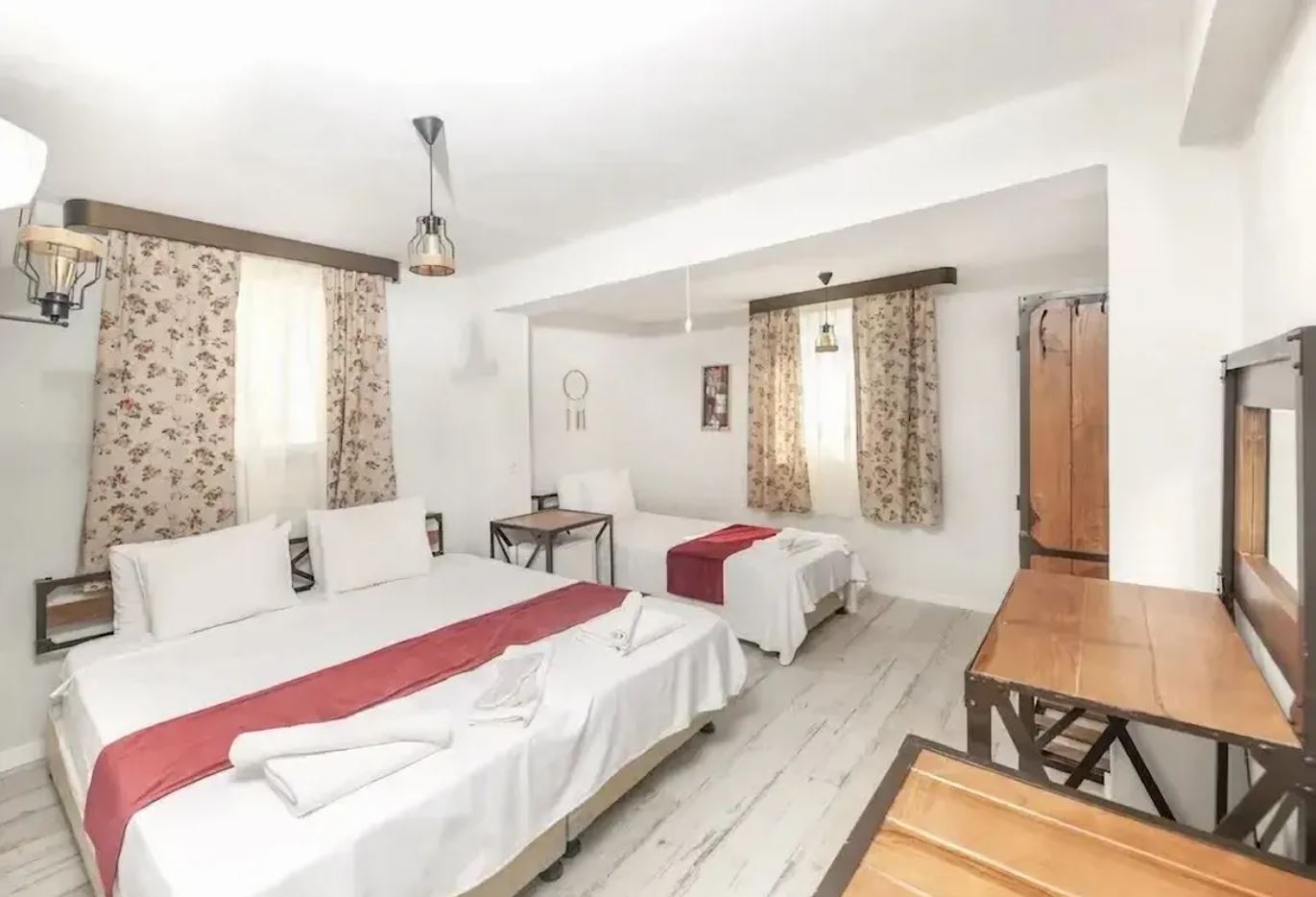 Ekonomik Üç Kişilik Oda