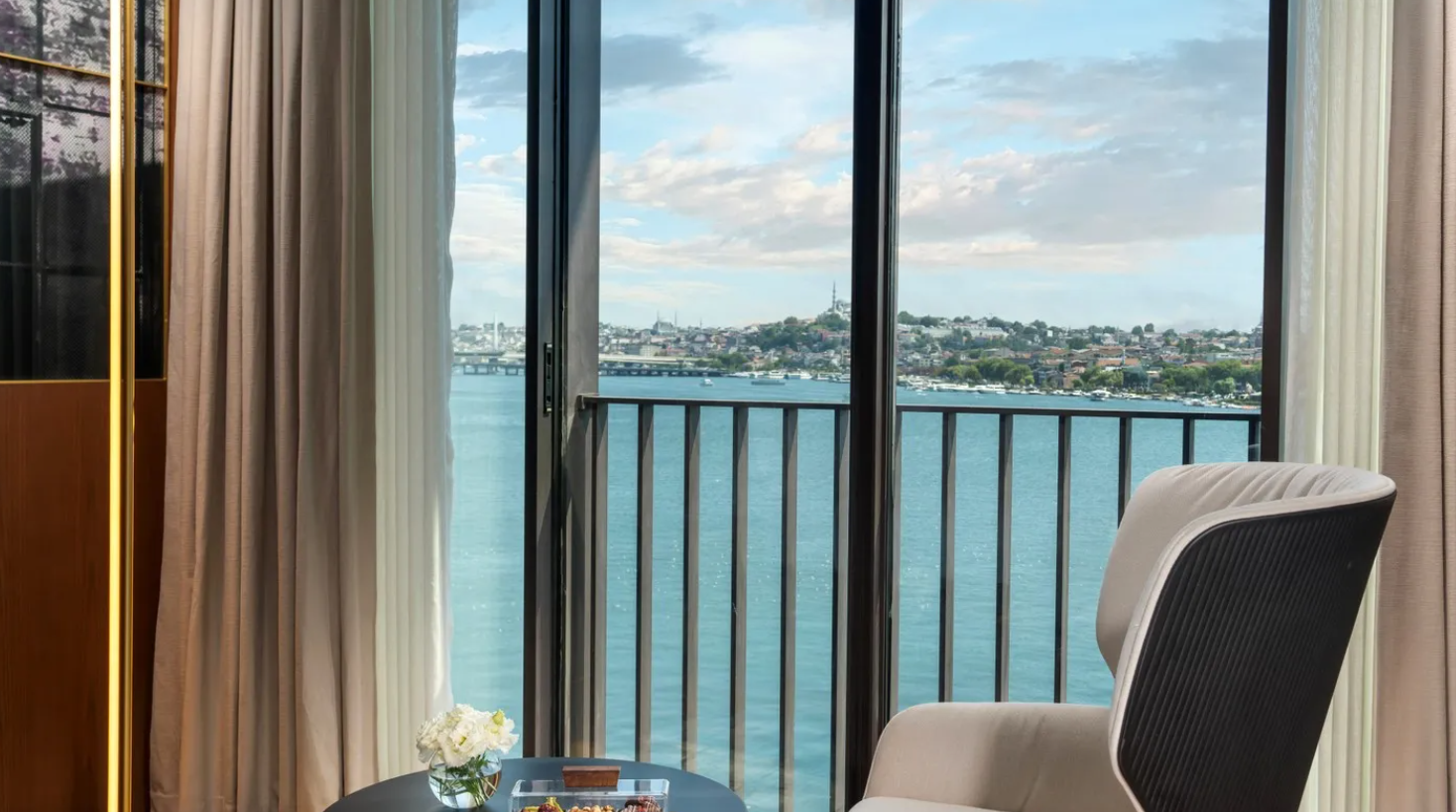 Rixos Tersane İstanbul + Nickelodeon Play Tersane Access · 12