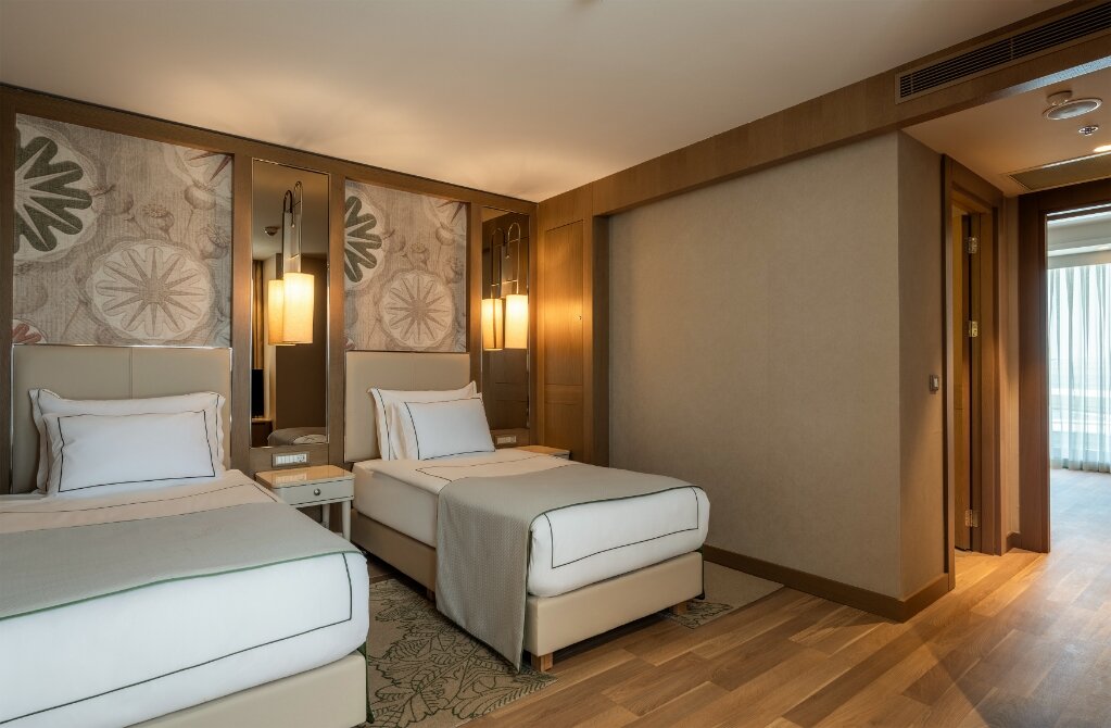 Family Corner Suite